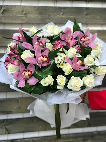 Букет цветов из: Розы и Хризантемы в Березняки