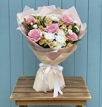 Букет цветов из:  Гвоздики, Орхидеи и Розы #REPLACE_PRED# Березняки