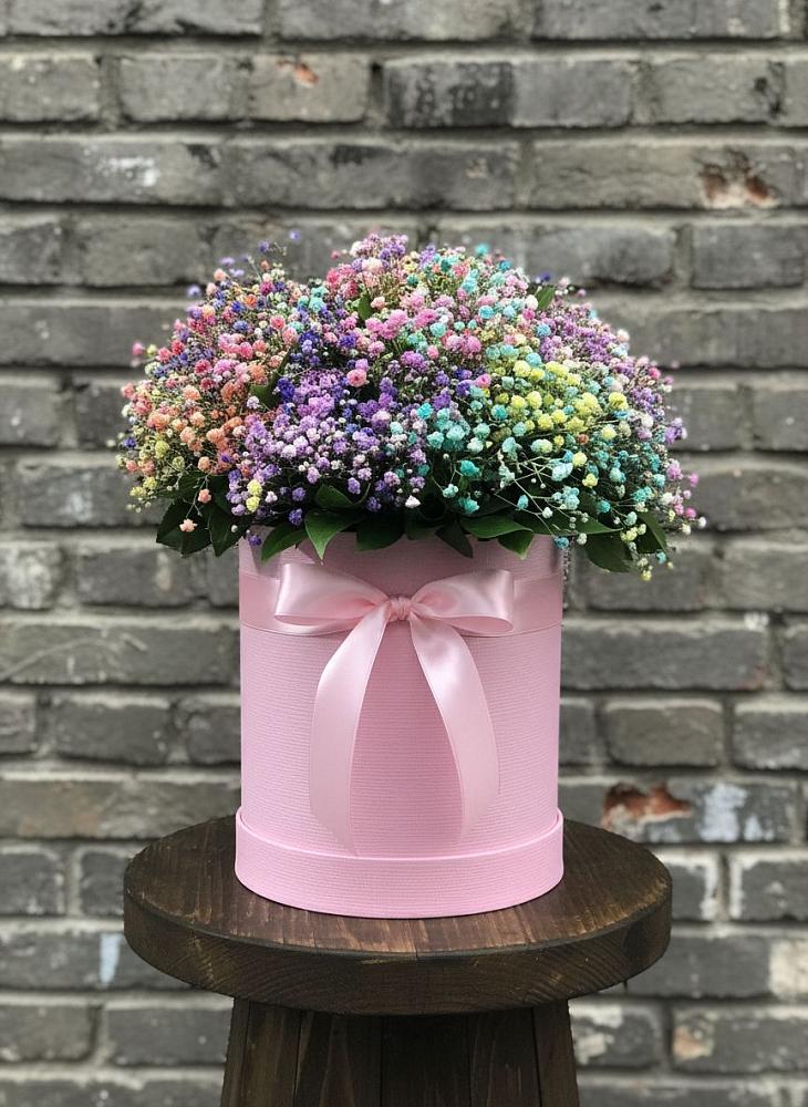 Цветочная композиция из Гипсофила и Розы в шляпной коробке в Березняки