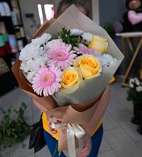Букет цветов из:  Герберы, Розы и Хризантемы в Березняки
