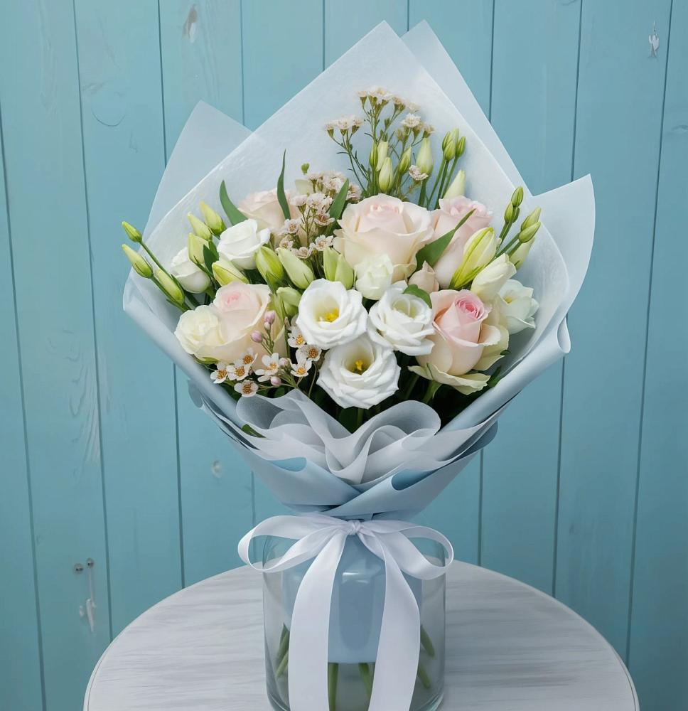 Букет цветов из: Розы и Лизиантусы в Березняки