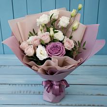 Букет цветов из:  Розы и Лизиантусы в Березняки