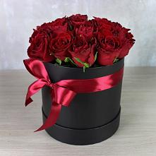 Цветочная композиция из Розы в шляпной коробке в Березняки