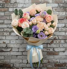 Букет цветов из:  Розы, Лизиантусы и Гвоздики в Березняки