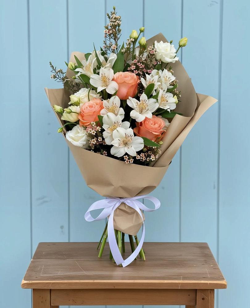 Букет цветов из: Альстромерии, Лизиантусы, Розы и Хризантемы в Березняки