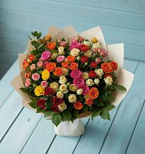 Букет Микс из разноцветных кустовых роз в Березняки