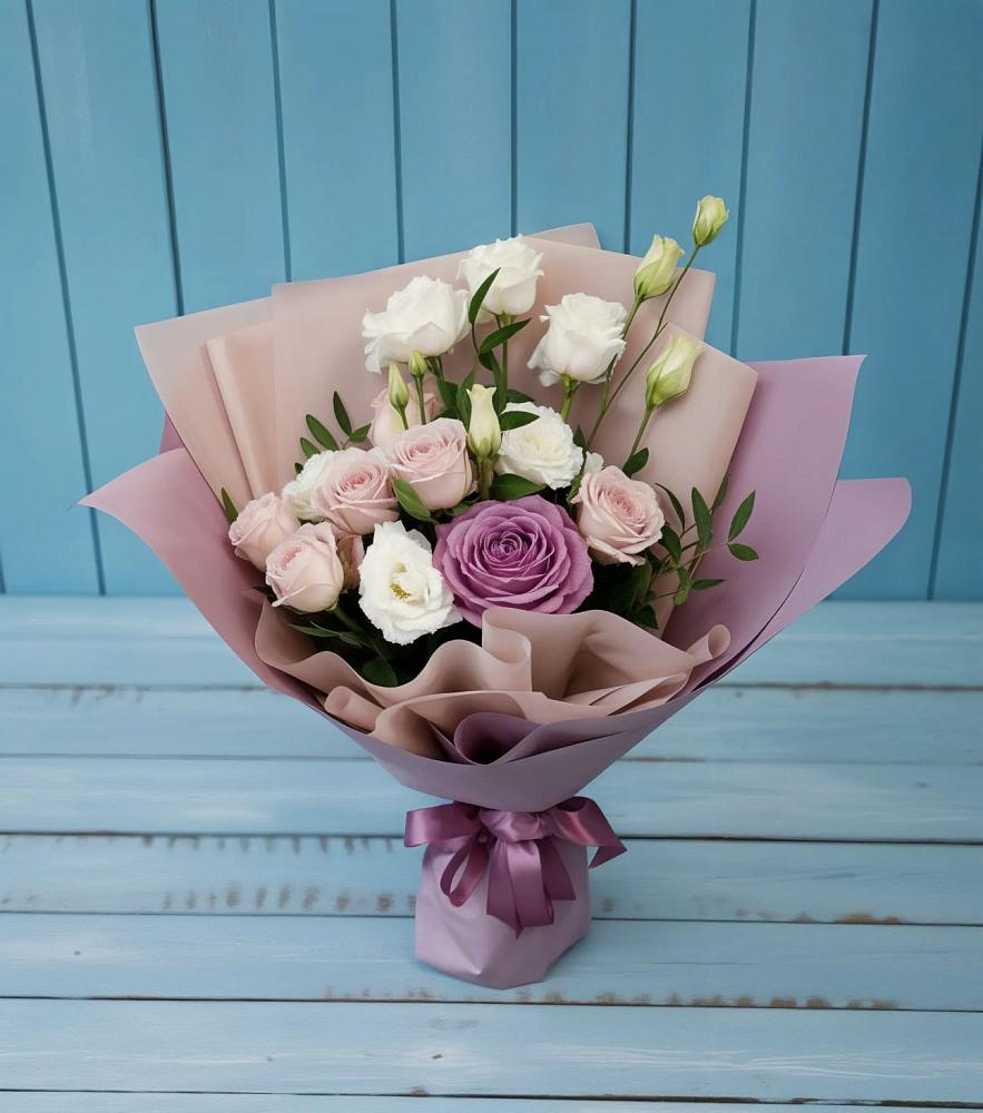 Букет цветов из: Розы и Лизиантусы в Березняки